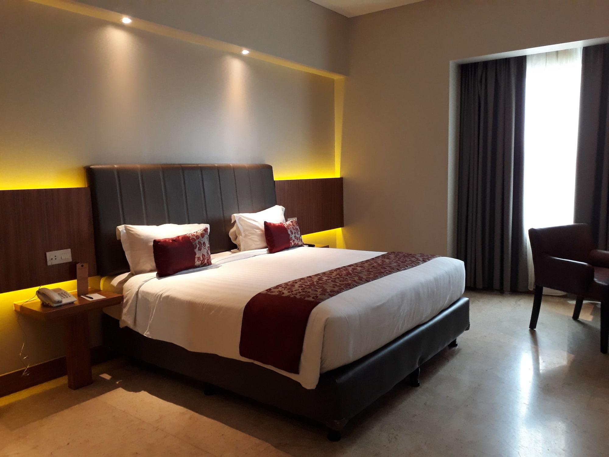 Demelia Hotel Makassar Kültér fotó