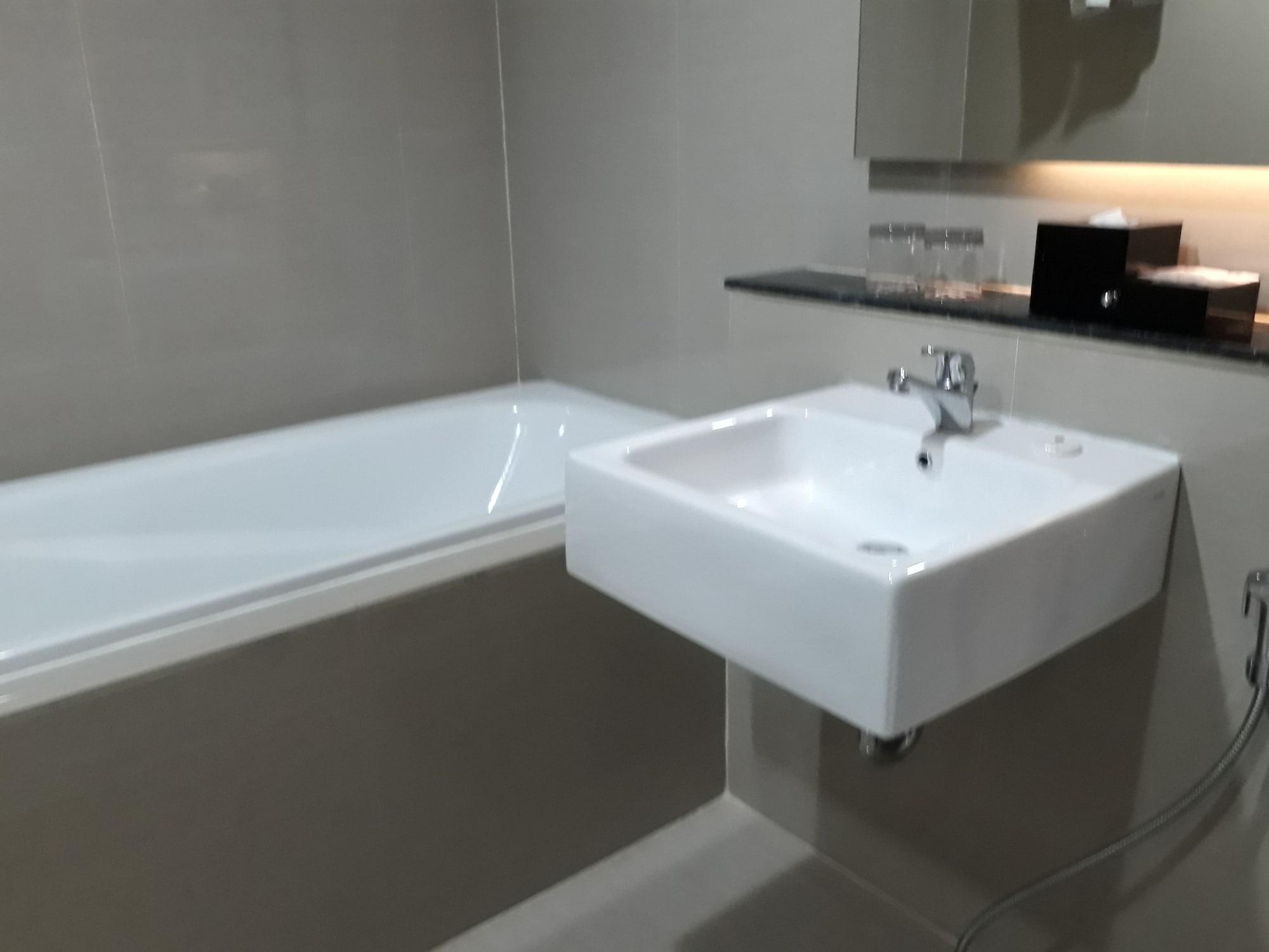 Demelia Hotel Makassar Kültér fotó
