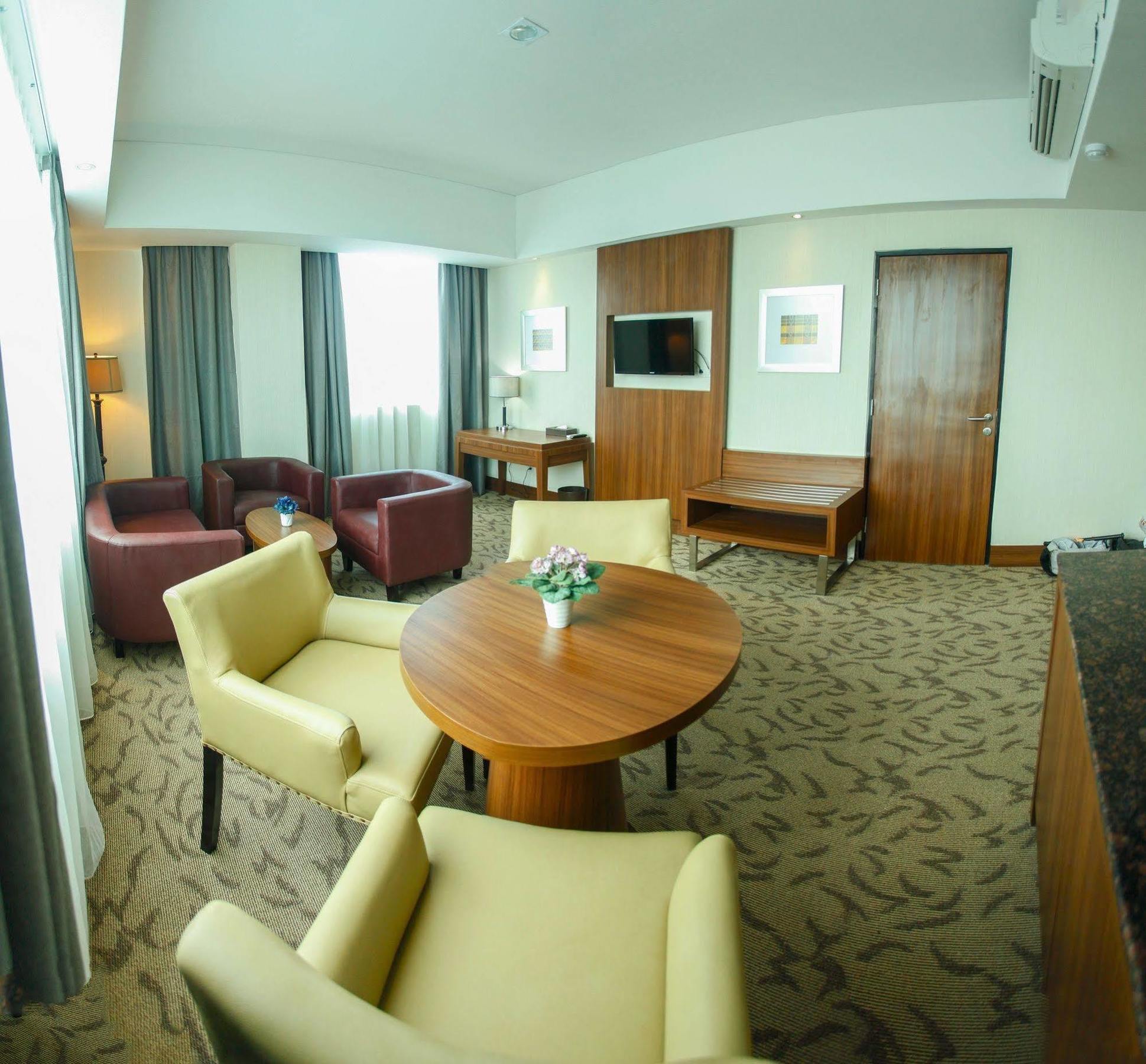 Demelia Hotel Makassar Kültér fotó